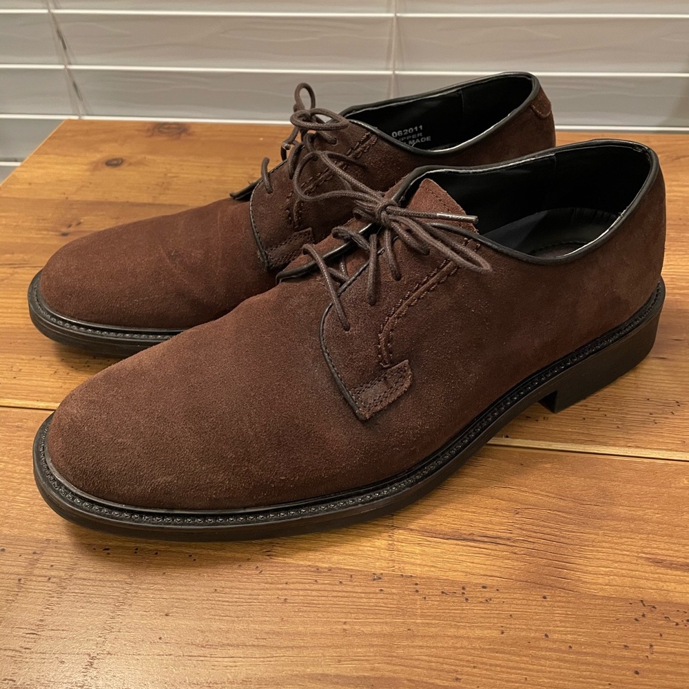 Banana Republic Brown Suede Derby shoes size 8